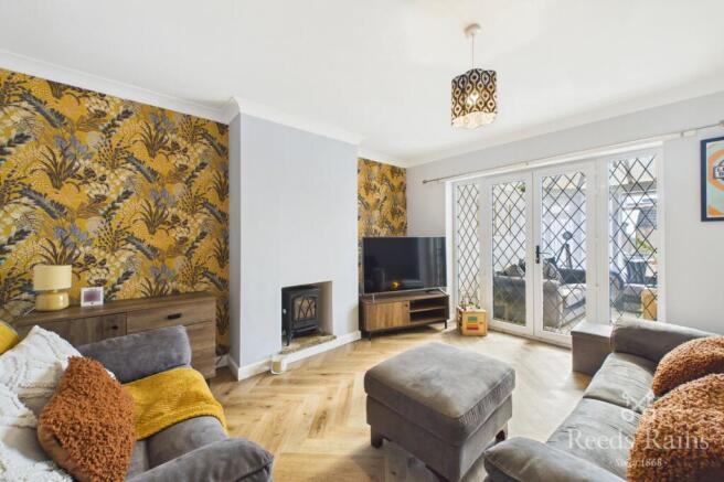 3 bed Semi-Detached for sale Image 3