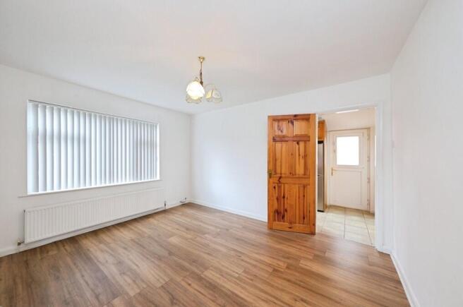3 bed Semi-Detached for sale Image 4