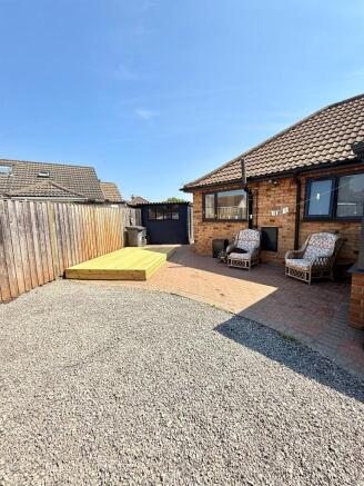 2 bed Semi-Detached Bungalow for sale Image 8
