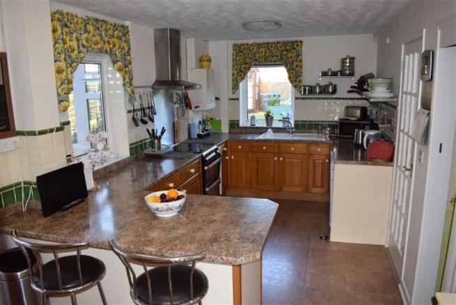 Kitchen / Breakfast 