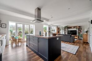 Little Island, Oak Tree Lane, Haslemere GU27 1PQ