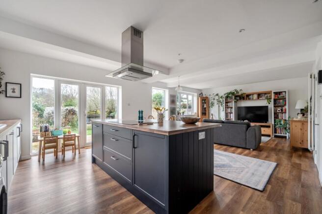 Kitchen/ Living Area