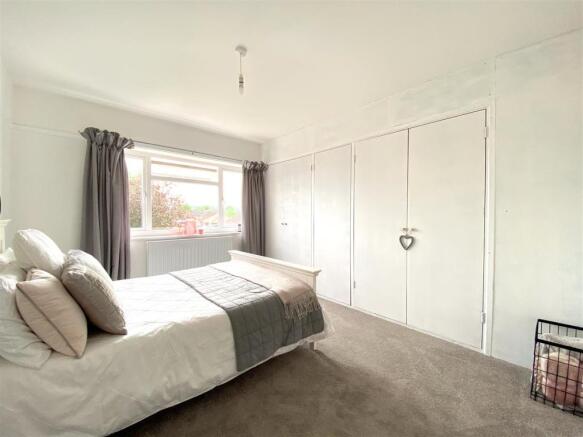 7 Bedroom.jpg