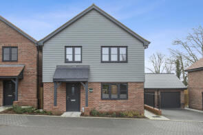 5, Acer Close, Frogmore, St Albans AL2 2FS