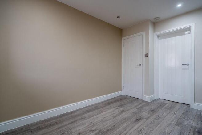3 bed Terraced to rent Image 11