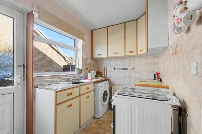 Mackinley Avenue, Stapleford, Nottingham photo 4
