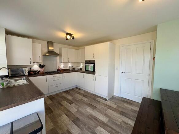 35 Parkstone Kitchen 1.jpg