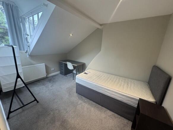 1 bed House Share to rent Image 8