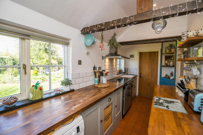 Kitchen 4.JPG