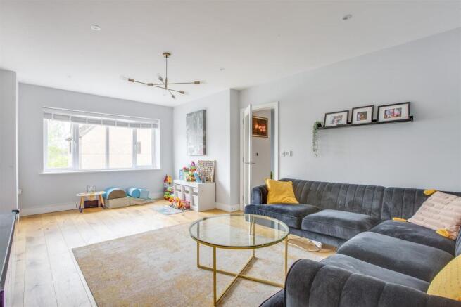 62 Windrush Court, HP13 7UL-15.jpg