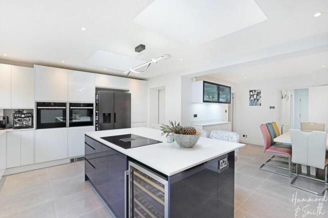 Kitchen/ Dining Room