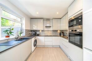 21, Dray Gardens, London SW2 1SL