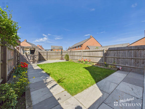 CAM03852G0-PR0616-STILL018