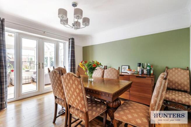 95572_4 The Chestnuts Hensall  (6) - Copy_low.jpg