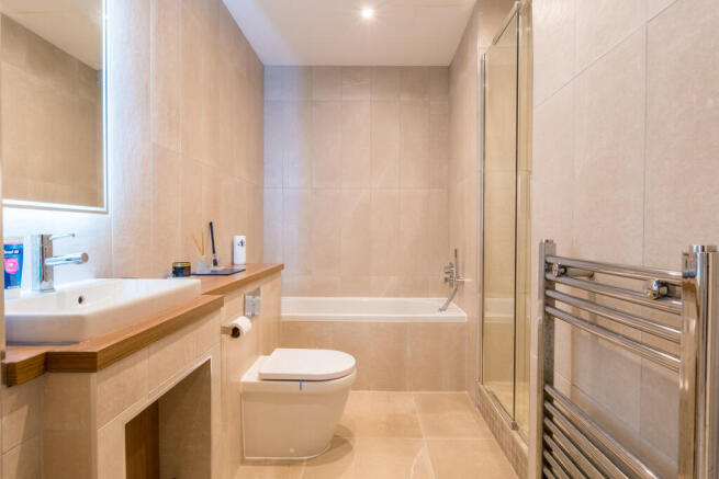 2 bed Flat to rent Image 8