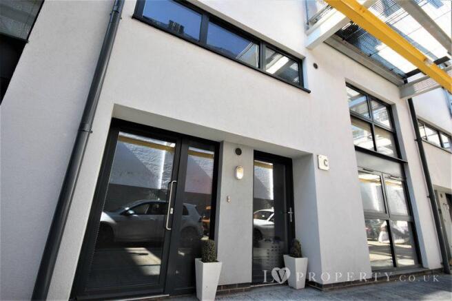 Photo 10
