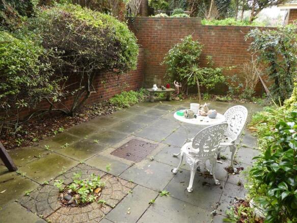 courtyard1.JPG