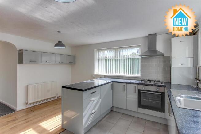 KITCHEN / DINING ROOM: