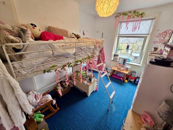 3 bed Terraced for sale Image 8