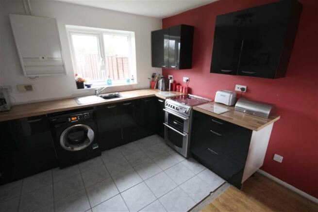 Kitchen/Dining Room: