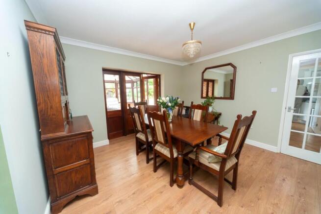 Dining  (1)