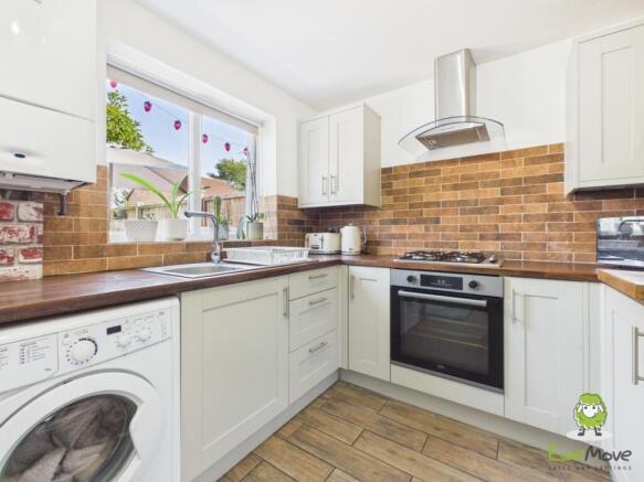 EweMove Estate Agents Basingstoke - 4 Calleva Clos