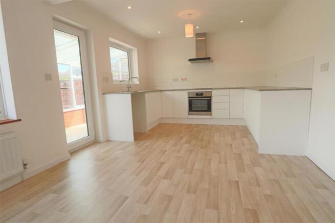 GREAT SIZE KITCHEN/DINER