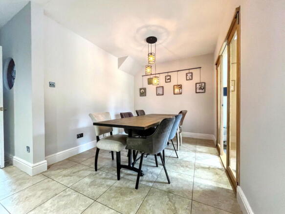 6 bed Detached for sale Image 8