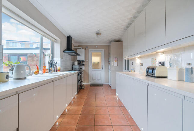 1404236-12-6985c5...