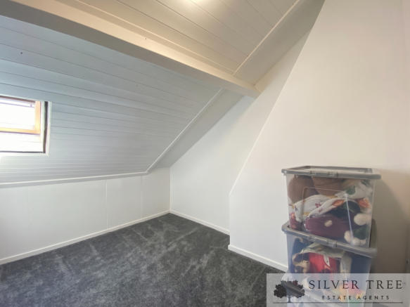 3 bed Terraced for sale Image 8