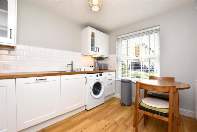 3 bed Semi-Detached for sale Image 4
