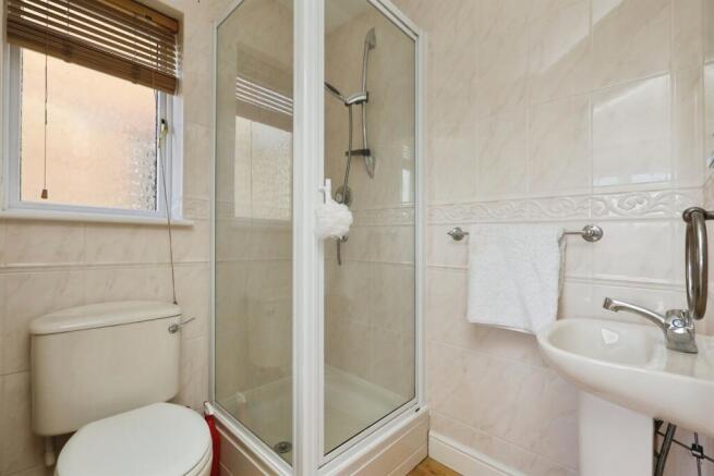 5 bed Detached for sale Image 11