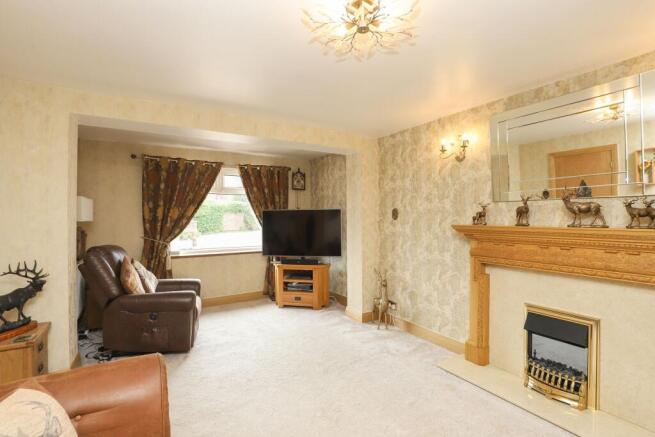 3 bed Detached for sale Image 4
