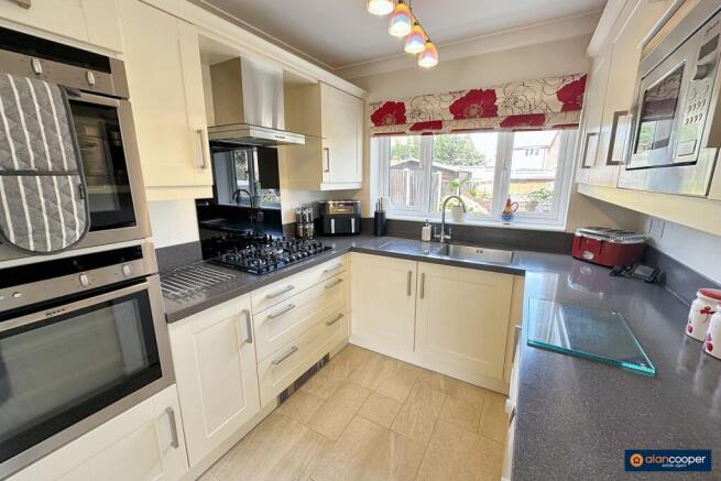 Plough Hill Road, Nuneaton, CV10 9NY photo 2