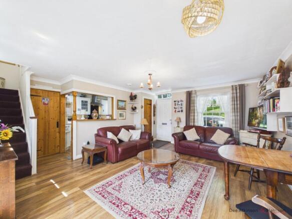 Lounge/Dining Area