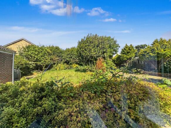 Roderick Avenue, Peacehaven, BN10 8BX photo 4