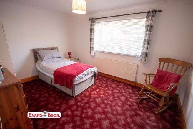 FRONT DOUBLE BEDROOM 3