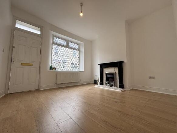 3 bed Terraced to rent Image 4