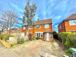 23, Lincolns Field, Epping CM16 5DZ