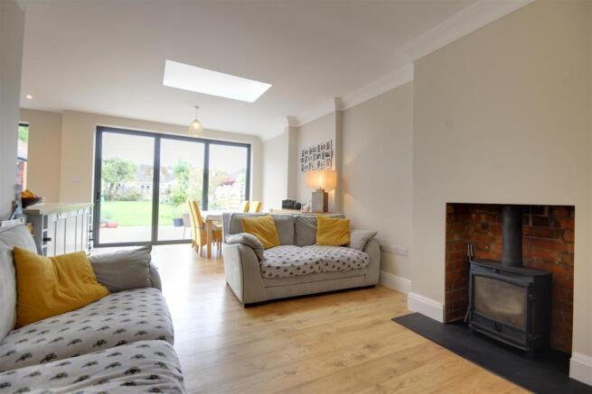 Living/Dining Area