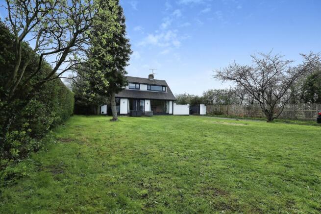 4 bed Detached for sale Image 11