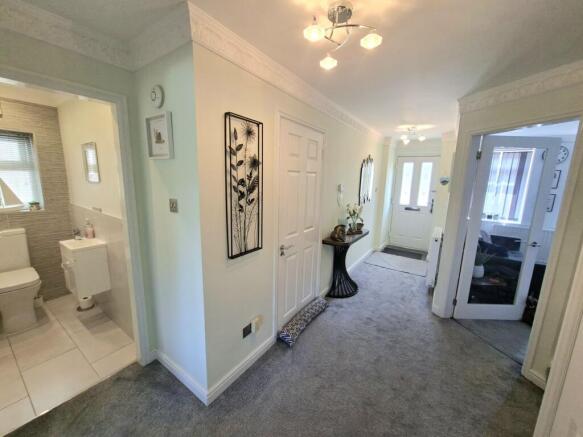 4 bed Detached for sale Image 4