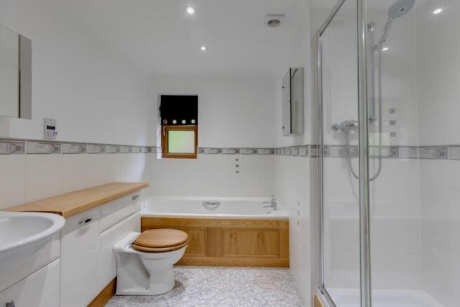 Master En-Suite