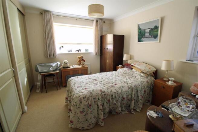 BEDROOM.jpg