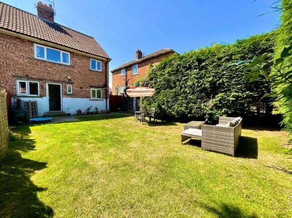 3 bed Semi-Detached for sale Image 4
