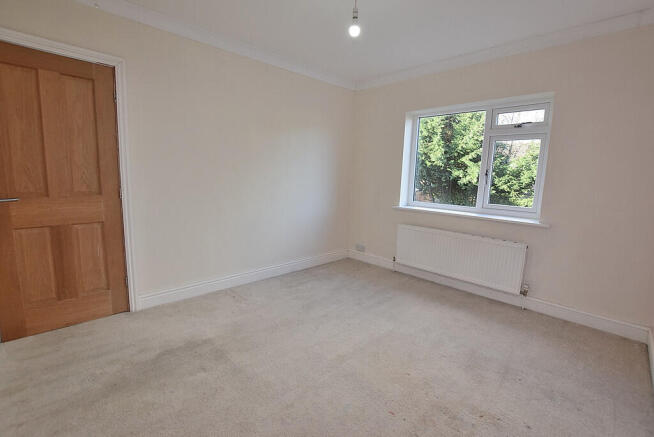4 bed Semi-Detached for sale Image 12