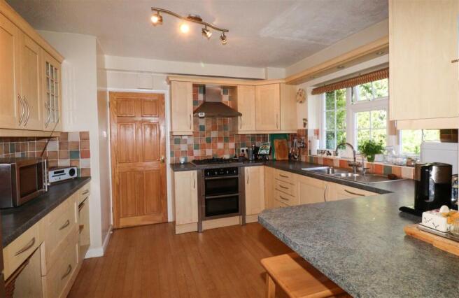 Kitchen/Breakfast Room