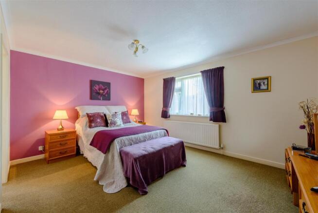 8429480-interior13.jpg