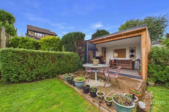 2 bed Detached for sale Image 6