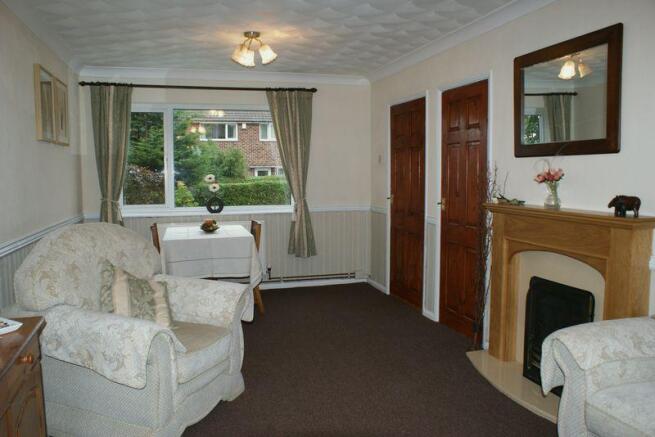 lounge/dining room